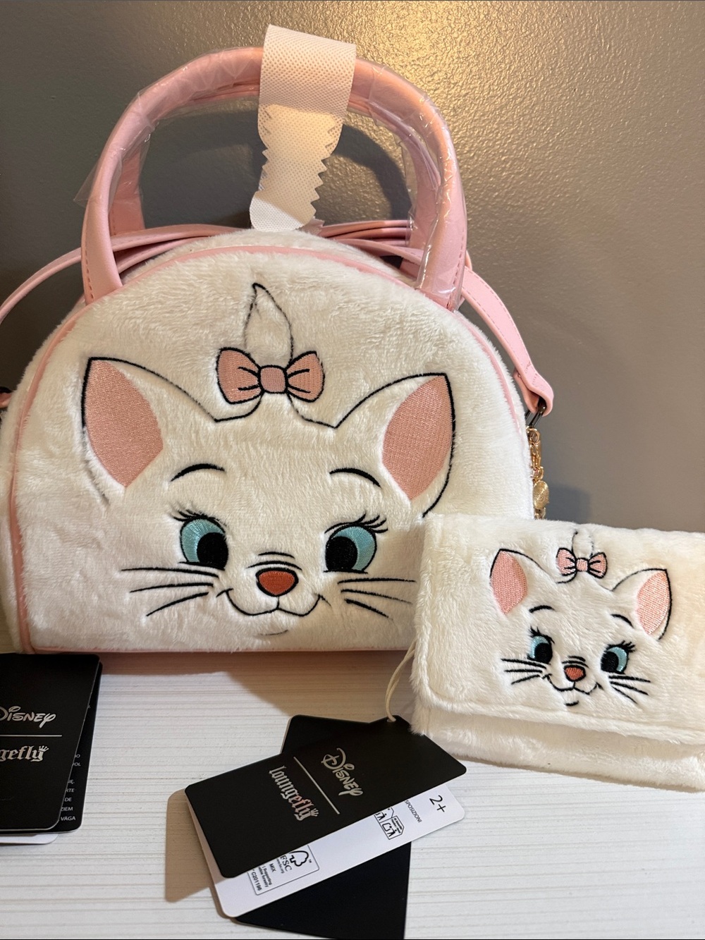 Lounge fly and Disney’s Marie furry Dome Fox body with matching wallet $70 - Picture 1 of 9